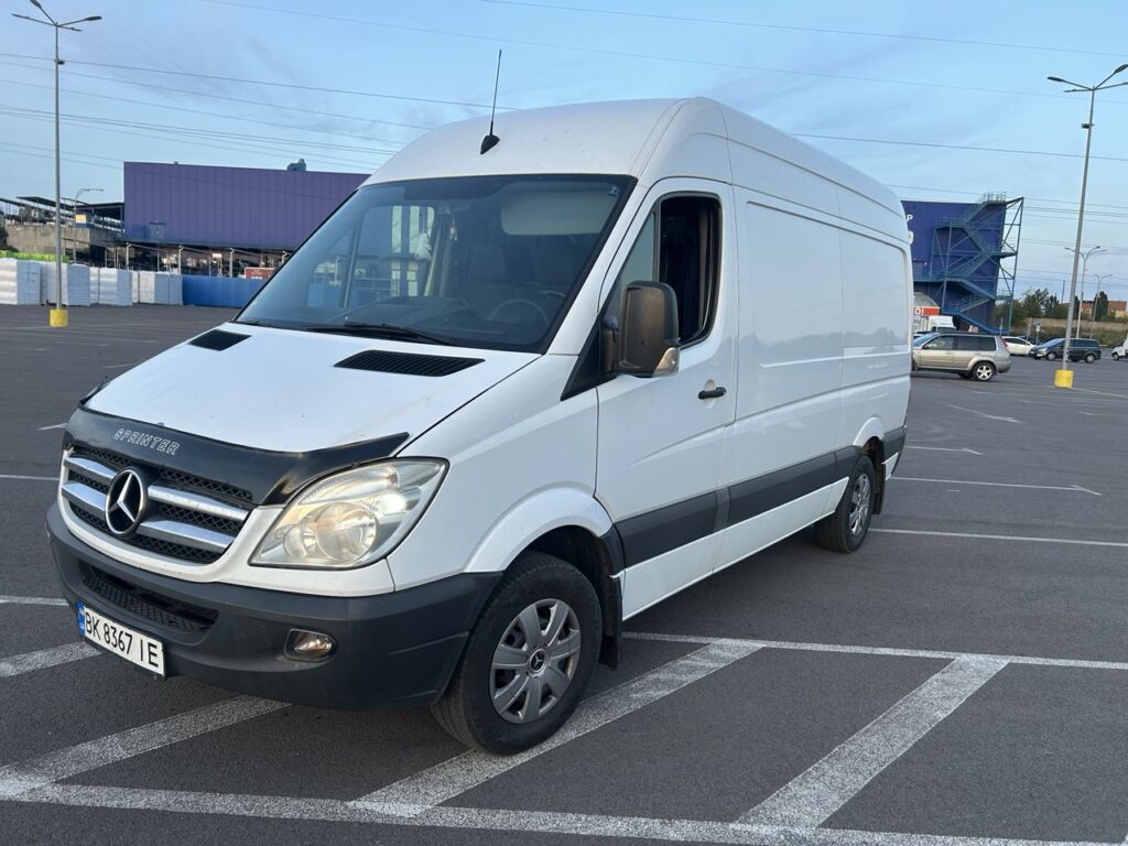 Мікроавтобус для вантажних перевезень TransPortal