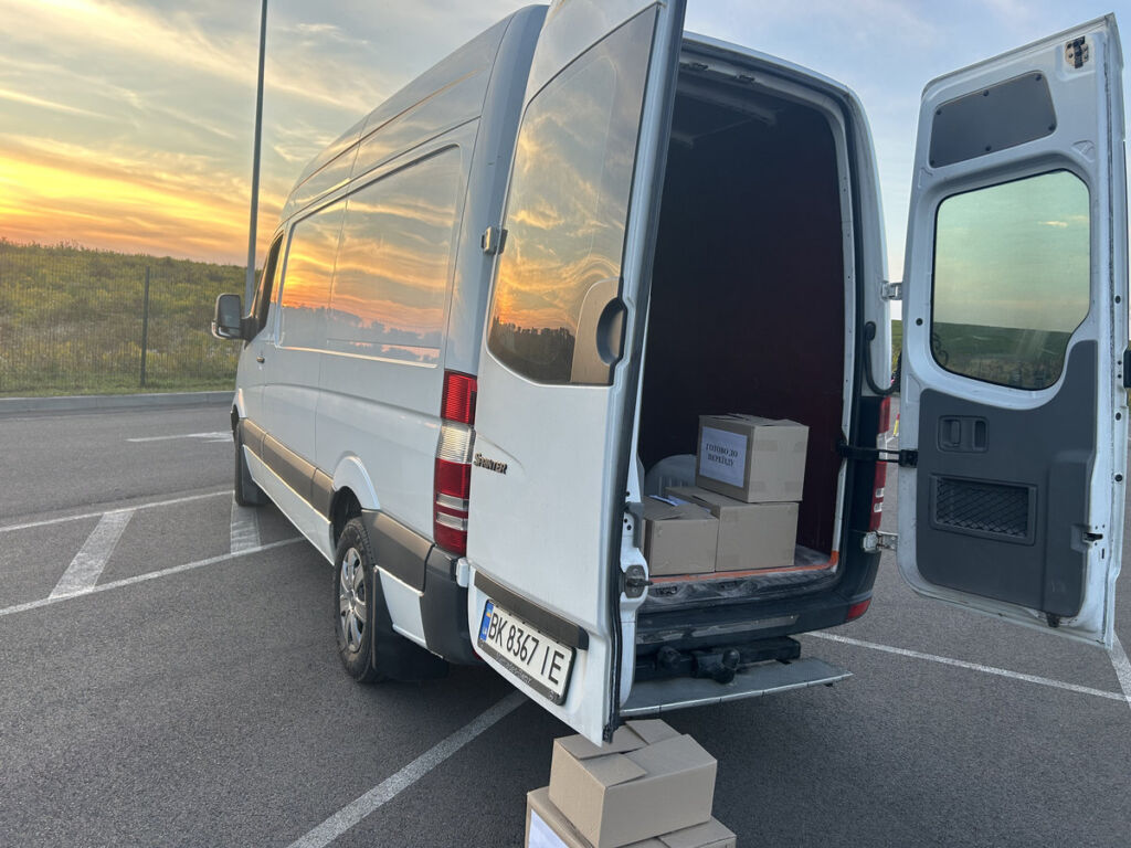 Вантажний мікроавтобус для перевезень по Києву та області